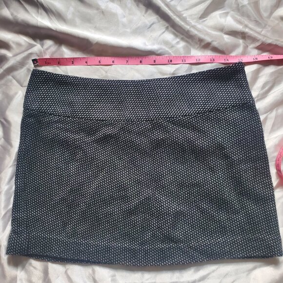 LUX Urban Outfitters Y2K Textured Mini Skirt EUC - Picture 3 of 4